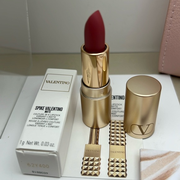 DiorPink Cosmetic Pouch“D” Star Zipper Charm, SkinGlow, Valentino Lipstick & EDP - Picture 5 of 17